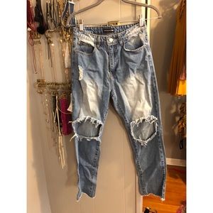 Distressed Boyfriend Jean